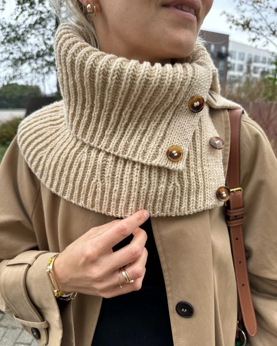 November Neck by PetiteKnit (suomeksi) - Image 5